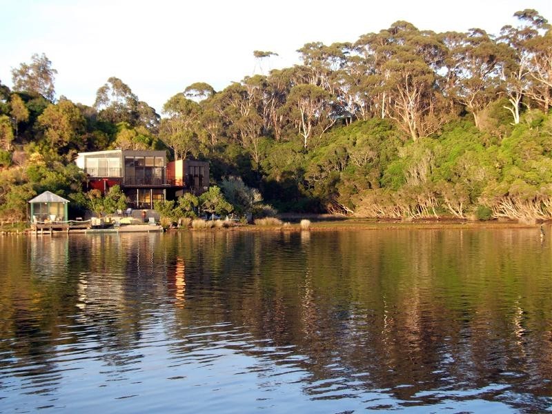 93 Seaview Parade, Lakes Entrance VIC 3909