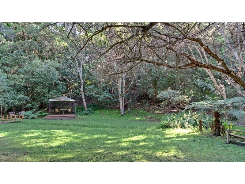 93 Seaview Parade, Lakes Entrance VIC 3909