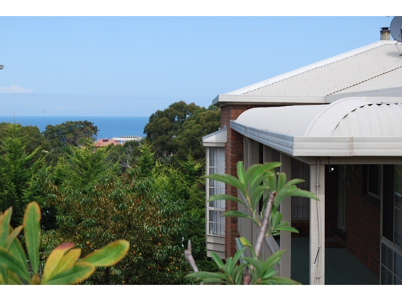 31 Ozone Crescent, Lakes Entrance VIC 3909
