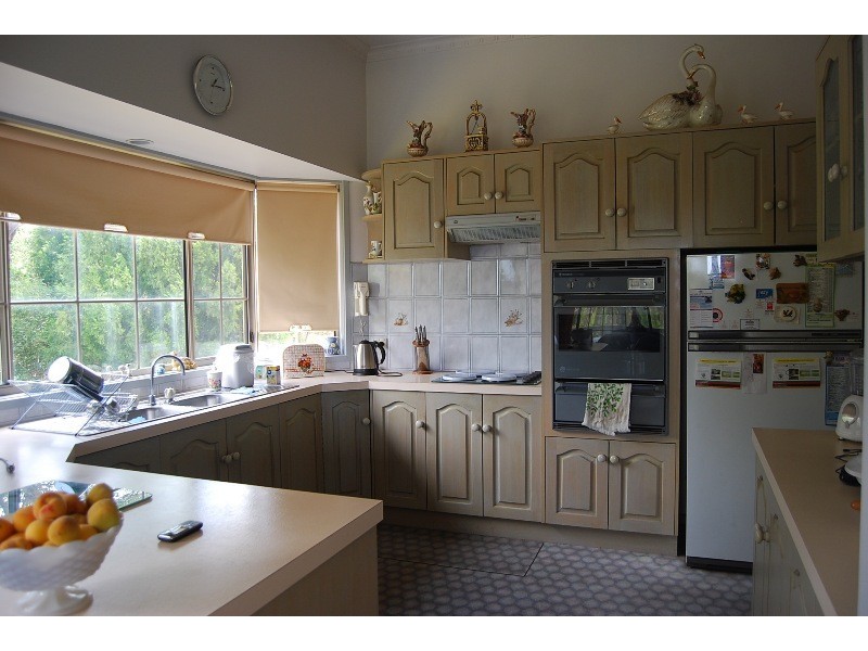 31 Ozone Crescent, Lakes Entrance VIC 3909