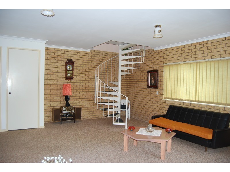 31 Ozone Crescent, Lakes Entrance VIC 3909