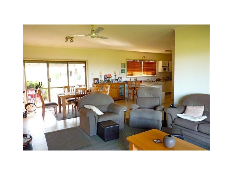 13 Normans Road, Metung VIC 3904