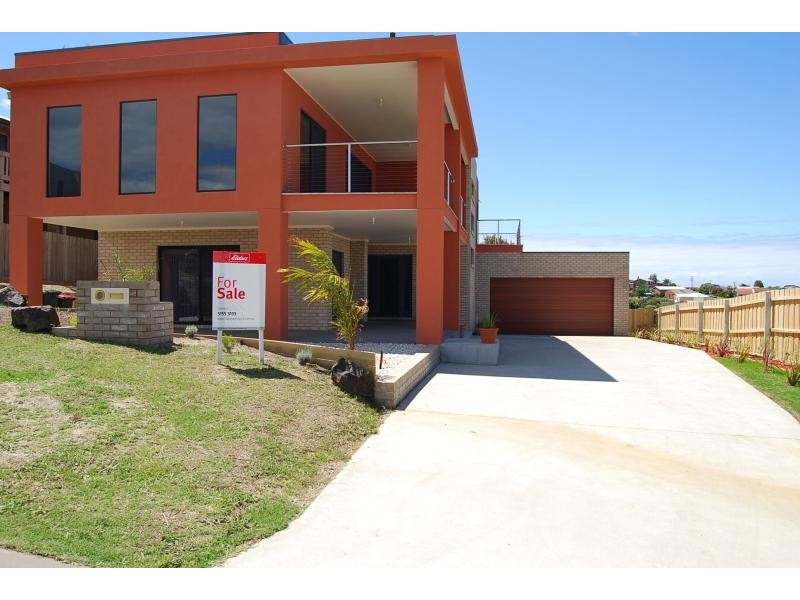 4 Highland Court, Lakes Entrance VIC 3909