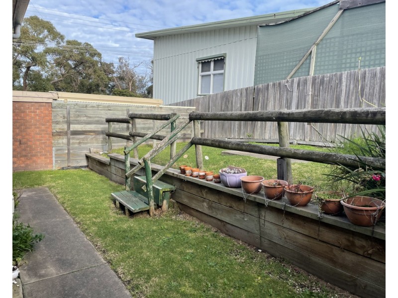 2/9 Coates Road, Lakes Entrance VIC 3909
