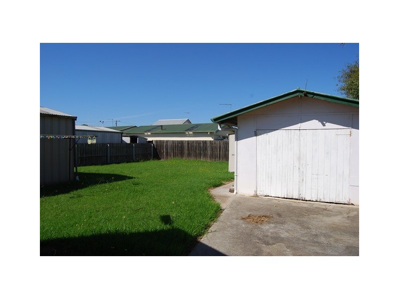 79 Carpenter Street, Lakes Entrance VIC 3909