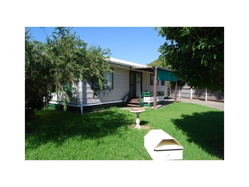 79 Carpenter Street, Lakes Entrance VIC 3909