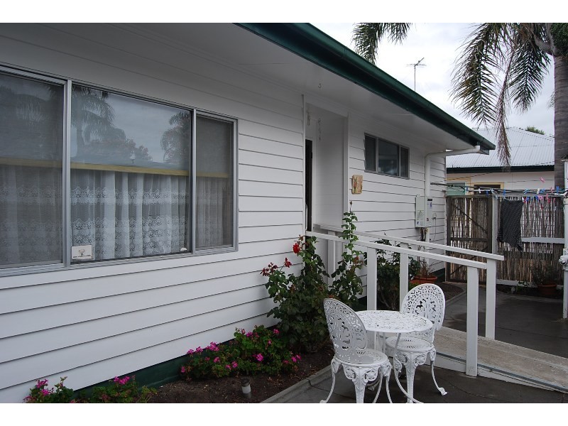 9 -11 Orme Street, Lakes Entrance VIC 3909