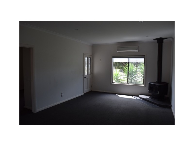 11 Bowler Street, Lakes Entrance VIC 3909