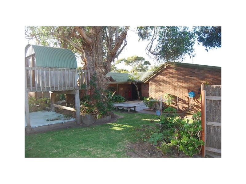 548 Lake Tyers Beach Road, Lake Tyers Beach VIC 3909