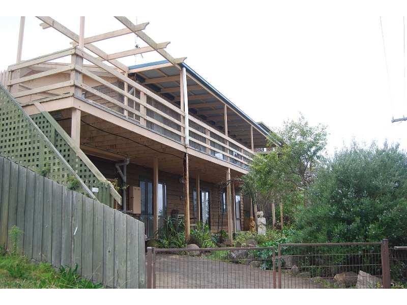 1 Clara Street, Lakes Entrance VIC 3909