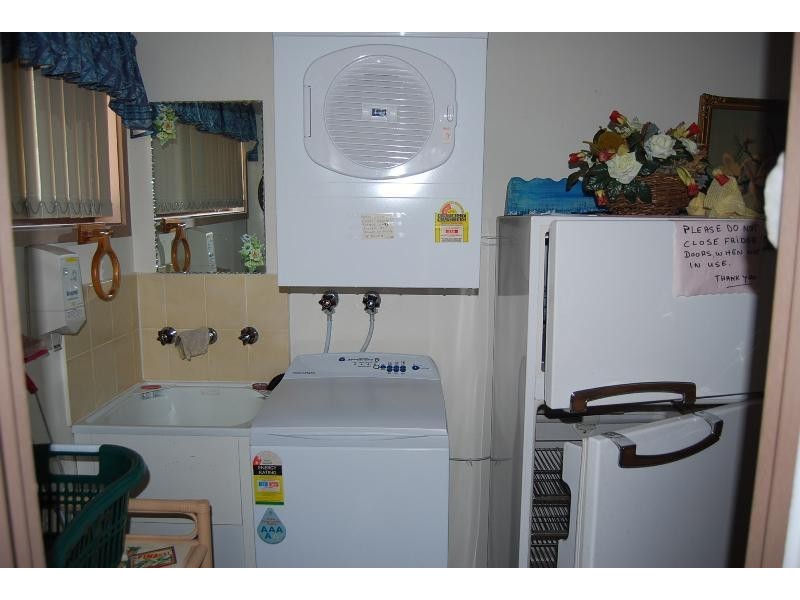 1 Clara Street, Lakes Entrance VIC 3909