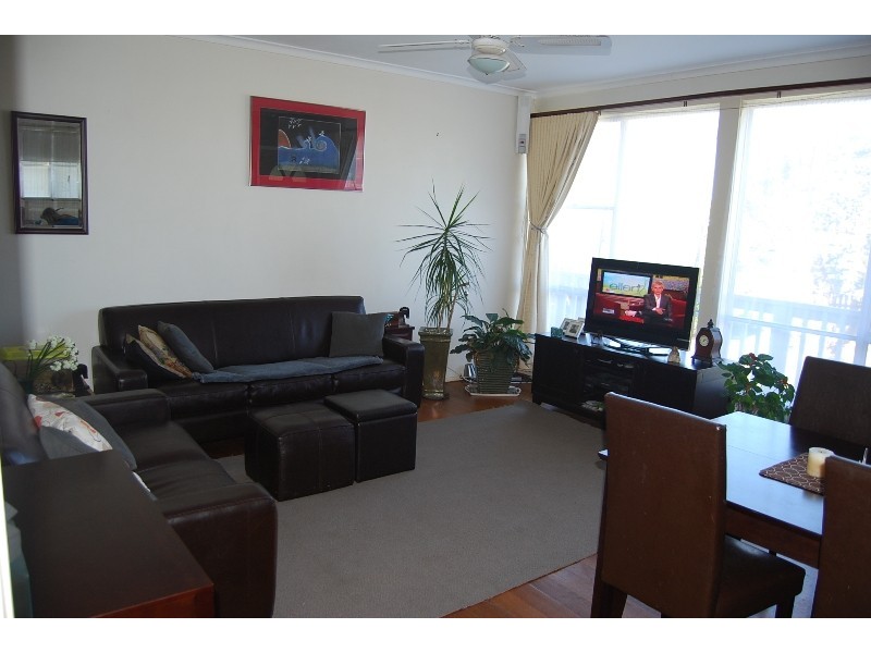 84 Carpenter Street, Lakes Entrance VIC 3909