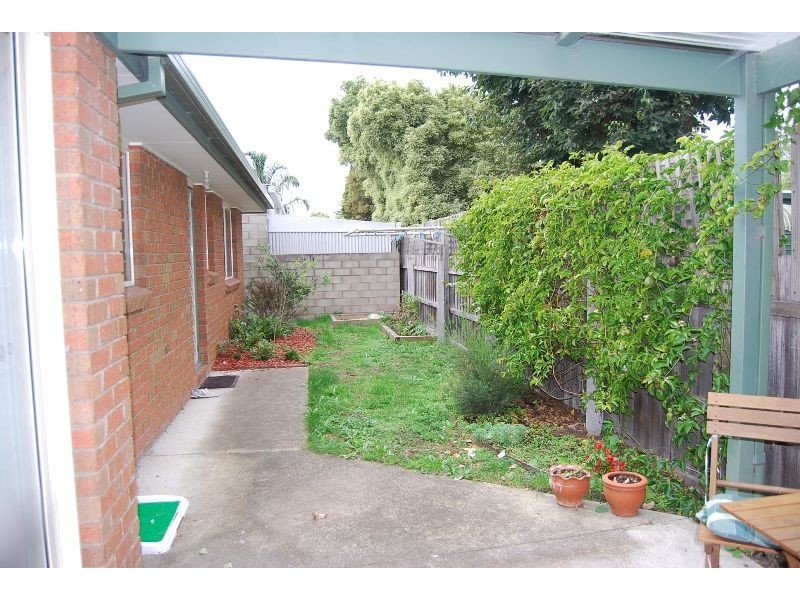 2/38 Coates Road, Lakes Entrance VIC 3909