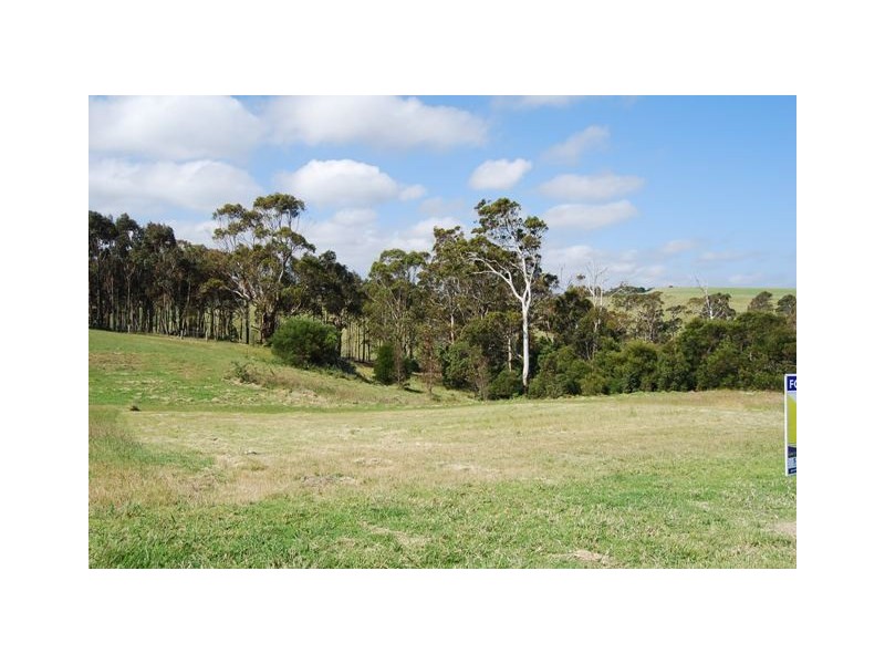 7 Lake Bunga Court, Lakes Entrance VIC 3909