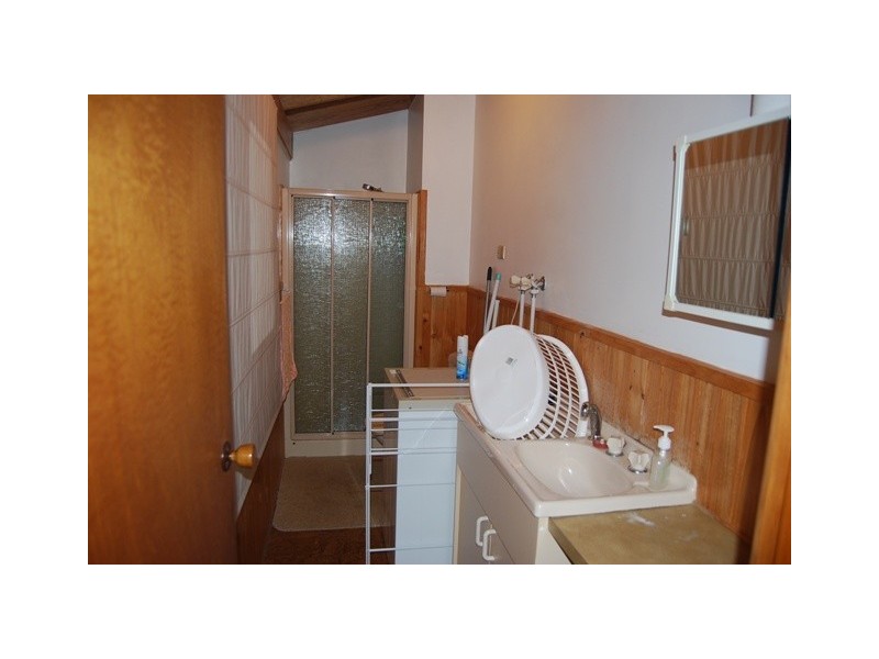 9 Point Road South, Lakes Entrance VIC 3909