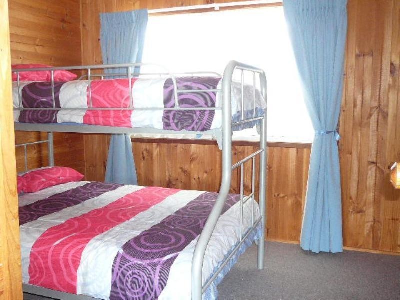 4 Points Road South, Lakes Entrance VIC 3909