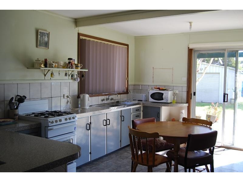 3 Willis Street, Lakes Entrance VIC 3909