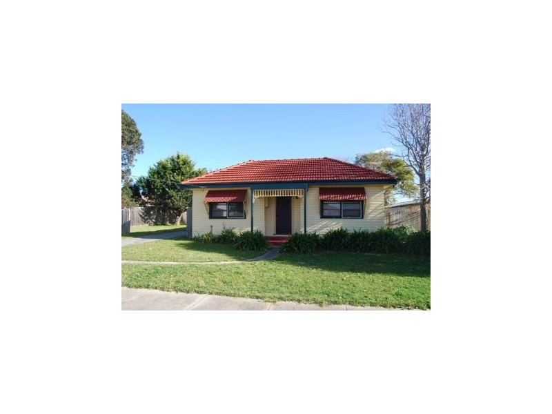 3 Willis Street, Lakes Entrance VIC 3909