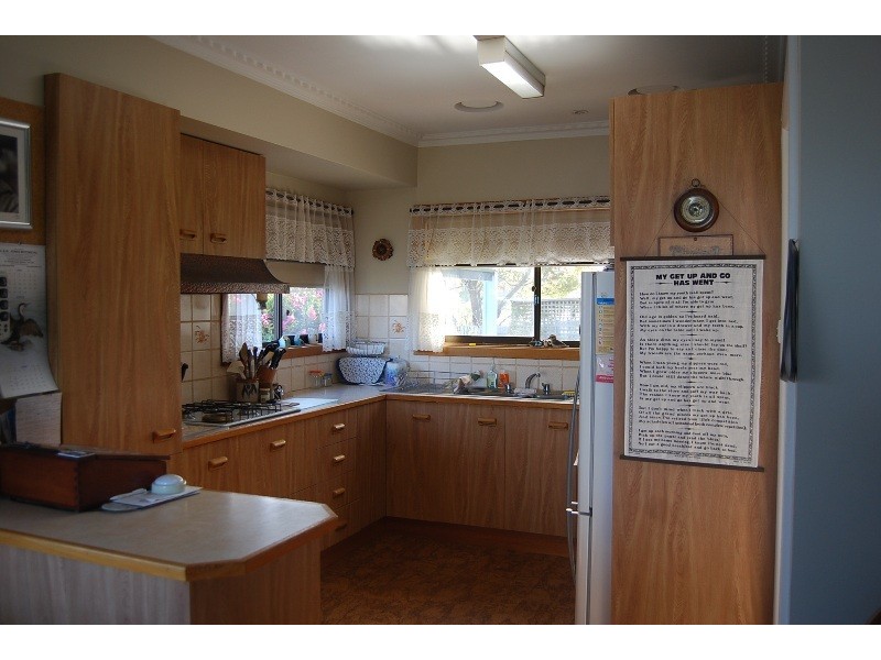 109 Carpenter Street, Lakes Entrance VIC 3909