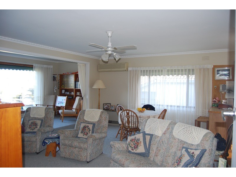 109 Carpenter Street, Lakes Entrance VIC 3909