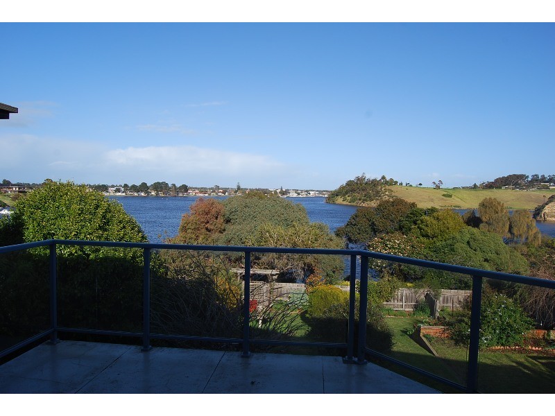 109 Carpenter Street, Lakes Entrance VIC 3909