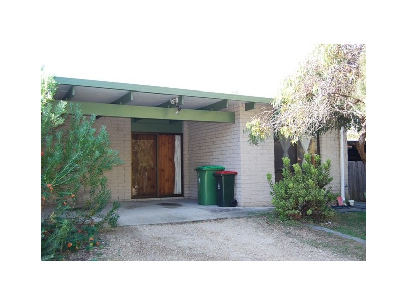 2/30 Point Road, Lakes Entrance VIC 3909