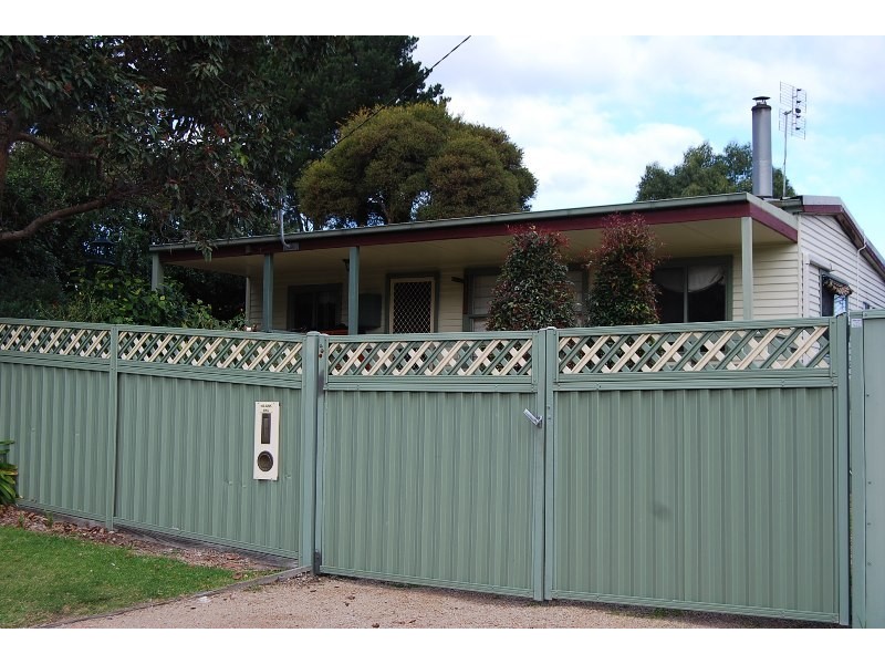 25 Mist Street, Lakes Entrance VIC 3909