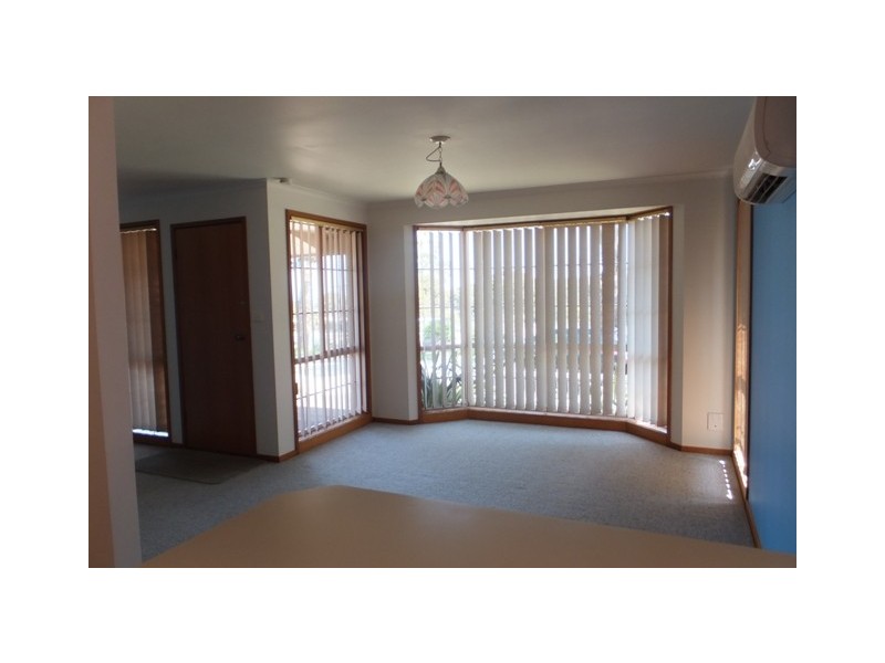 4  7/9 Lookout Road, Lakes Entrance VIC 3909