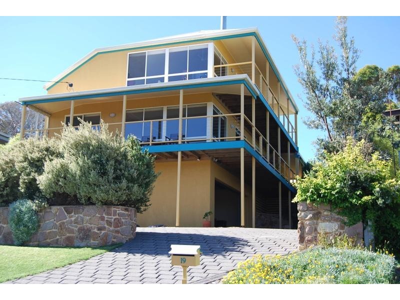 19 Cross Street, Lake Tyers Beach VIC 3909