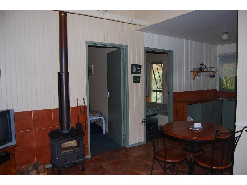 30 Kalimna Jetty Road, Lakes Entrance VIC 3909