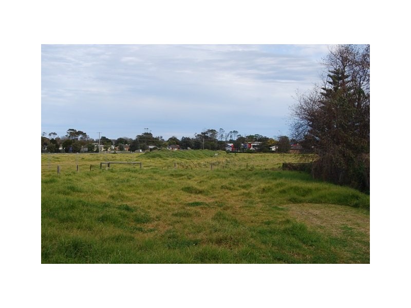 18 Golf Links Road, Lakes Entrance VIC 3909