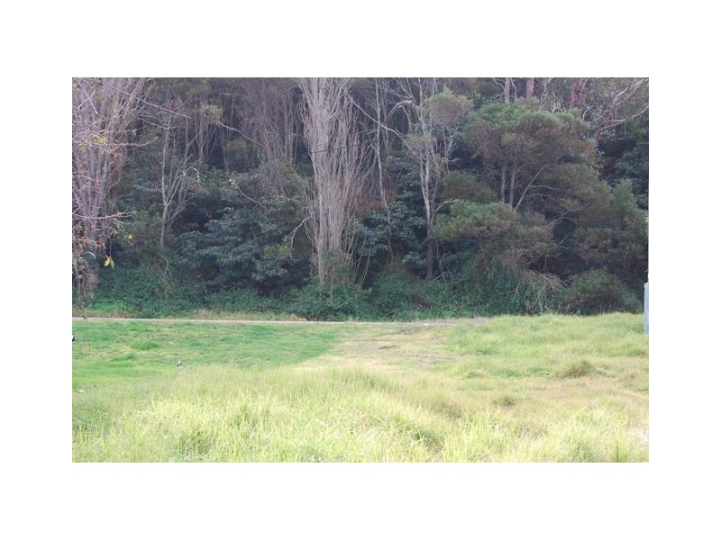18 Golf Links Road, Lakes Entrance VIC 3909