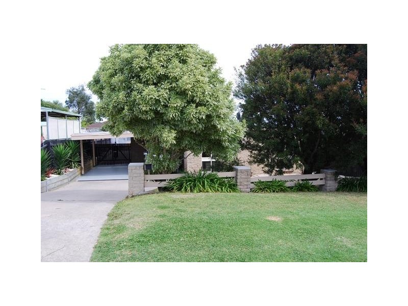 41 Capes Road, Lakes Entrance VIC 3909