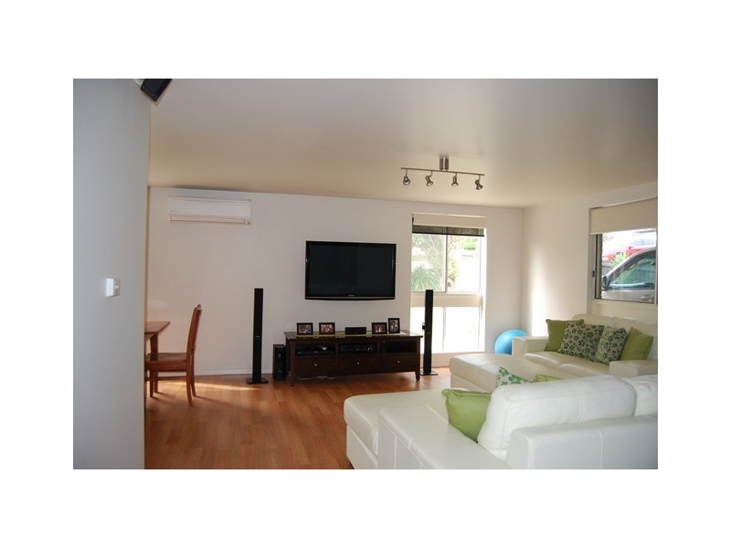 41 Capes Road, Lakes Entrance VIC 3909