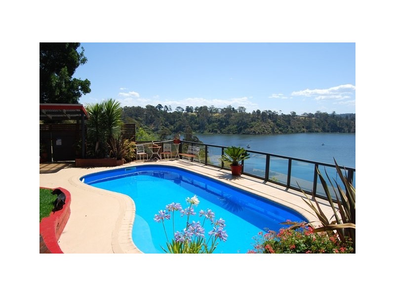 112 Capes Road, Lakes Entrance VIC 3909