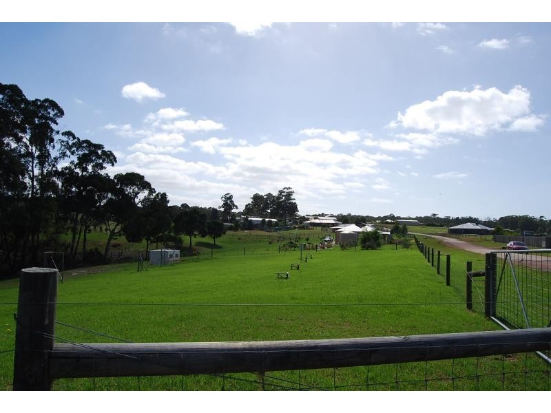 36 O’Donnell Drive, Lakes Entrance VIC 3909
