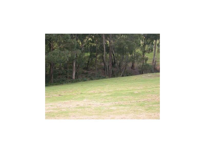 36 O’Donnell Drive, Lakes Entrance VIC 3909