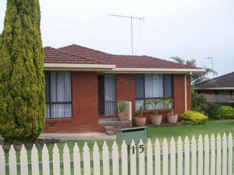15 Bronsdon Street, Lakes Entrance VIC 3909
