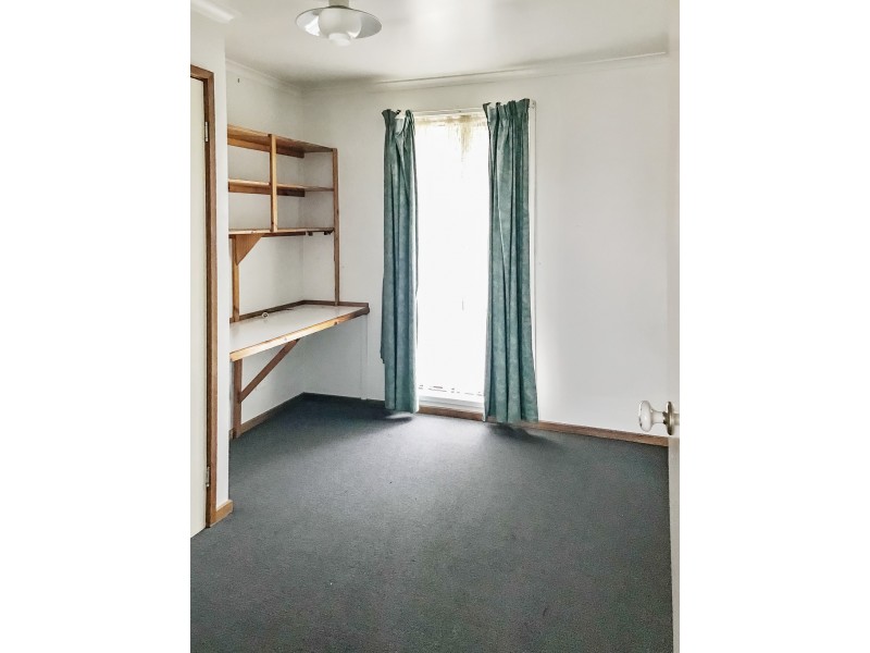 15 Bronsdon Street, Lakes Entrance VIC 3909