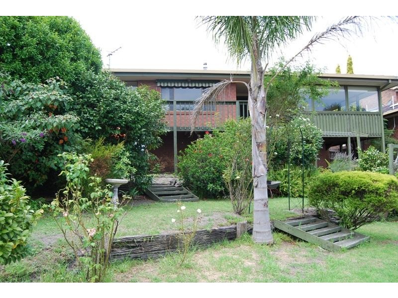 5 Nautilus Way, Lakes Entrance VIC 3909