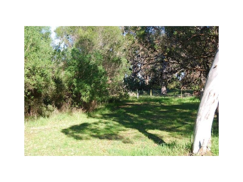 82A Lakeshore Drive, Lakes Entrance VIC 3909