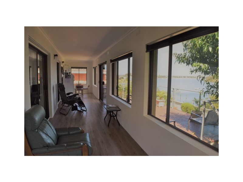 Lakes Entrance VIC 3909