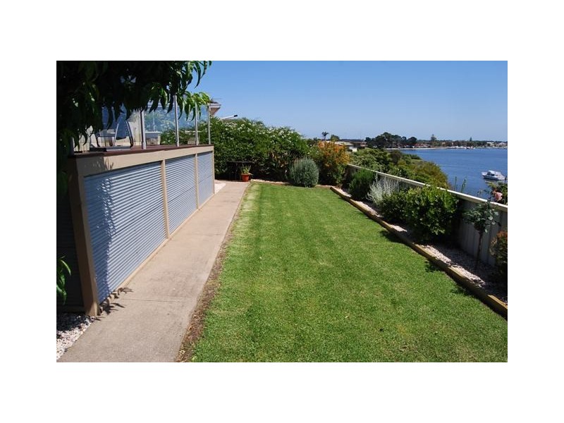 Lakes Entrance VIC 3909