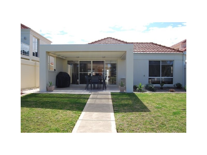 2 122 Golf Links Road, Lakes Entrance VIC 3909