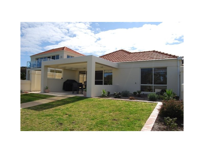 2 122 Golf Links Road, Lakes Entrance VIC 3909