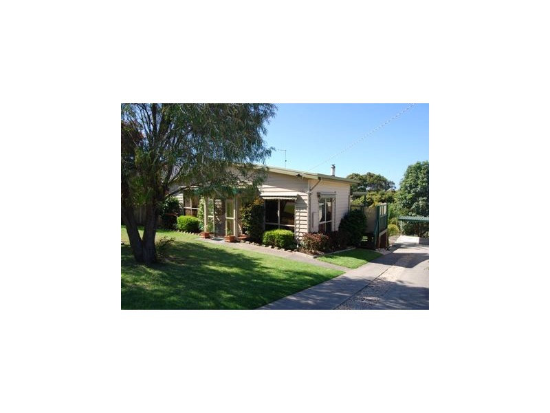 75 Lake Bunga Beach Road, Lakes Entrance VIC 3909