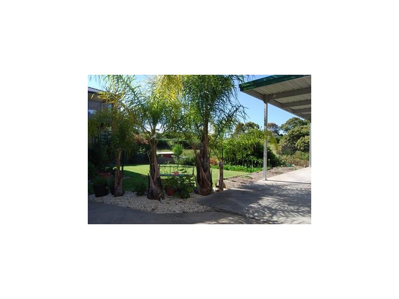 75 Lake Bunga Beach Road, Lakes Entrance VIC 3909