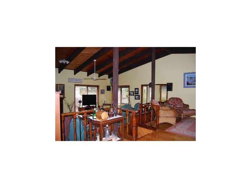 75 Lake Bunga Beach Road, Lakes Entrance VIC 3909