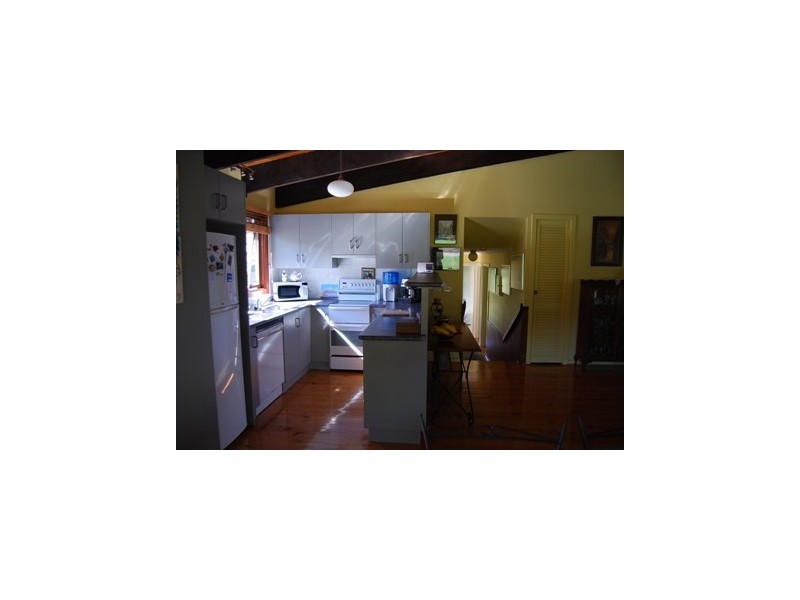 75 Lake Bunga Beach Road, Lakes Entrance VIC 3909