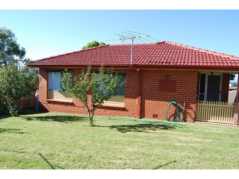 7 Webb Court, Lakes Entrance VIC 3909